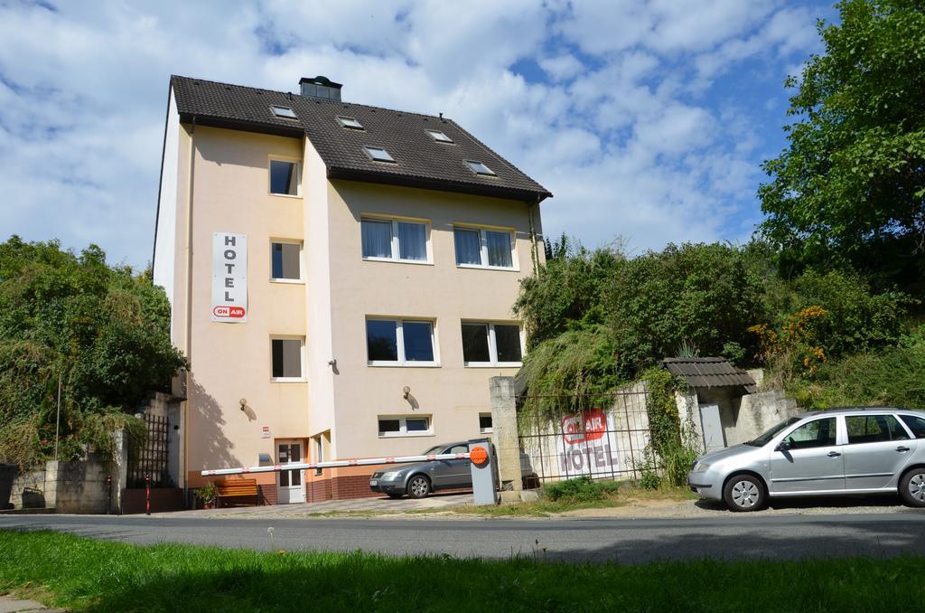 On Air Hotel Ostopovice Luaran gambar