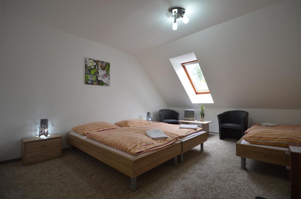 On Air Hotel Ostopovice Luaran gambar